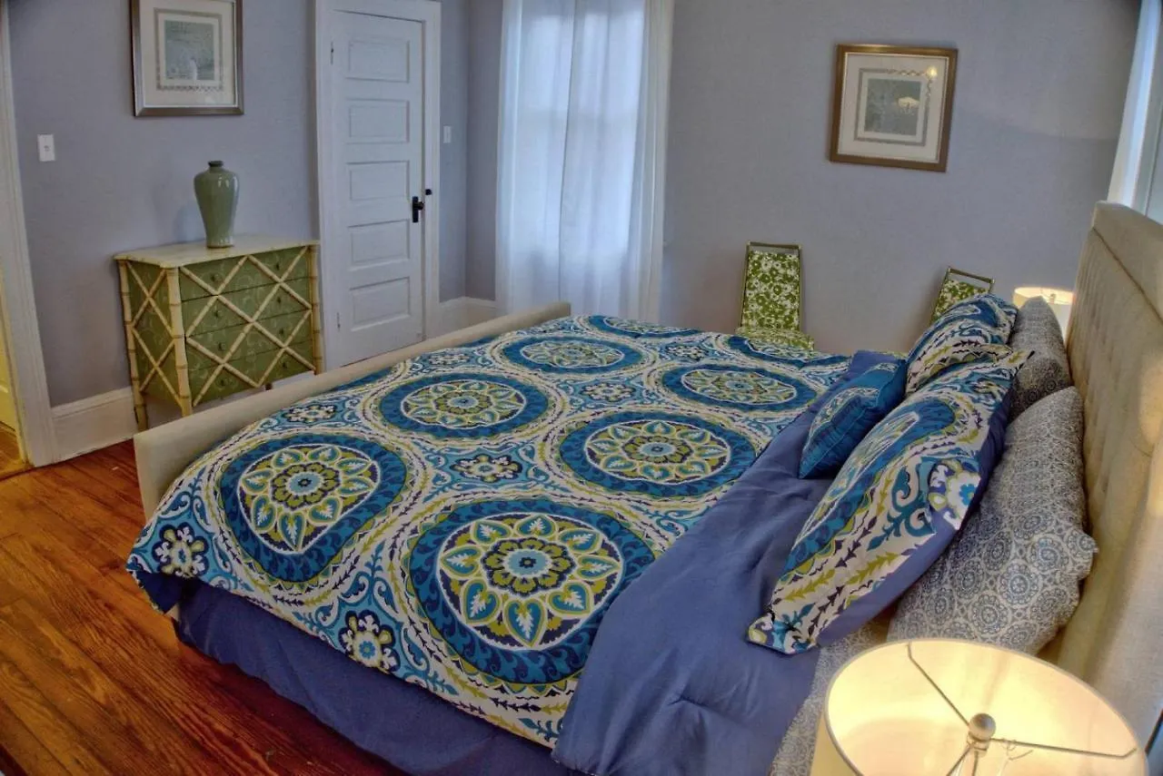 Beautiful 6 Bed, 5 Bath Historic Savannah Home 米国