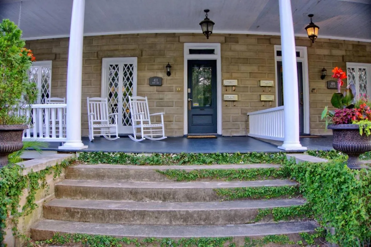ベッド・アンド・ブレックファスト Beautiful 6 Bed, 5 Bath Historic Savannah Home