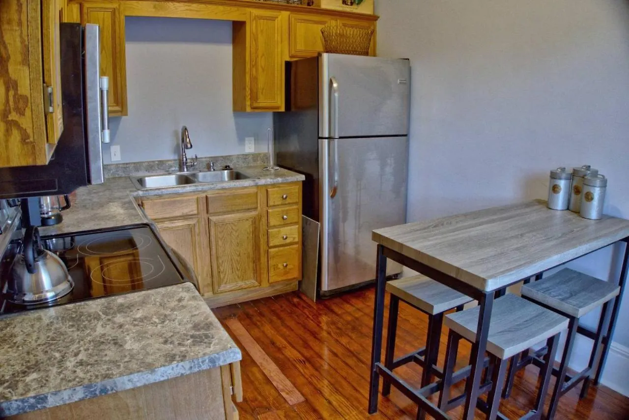 Beautiful 6 Bed, 5 Bath Historic Savannah Home