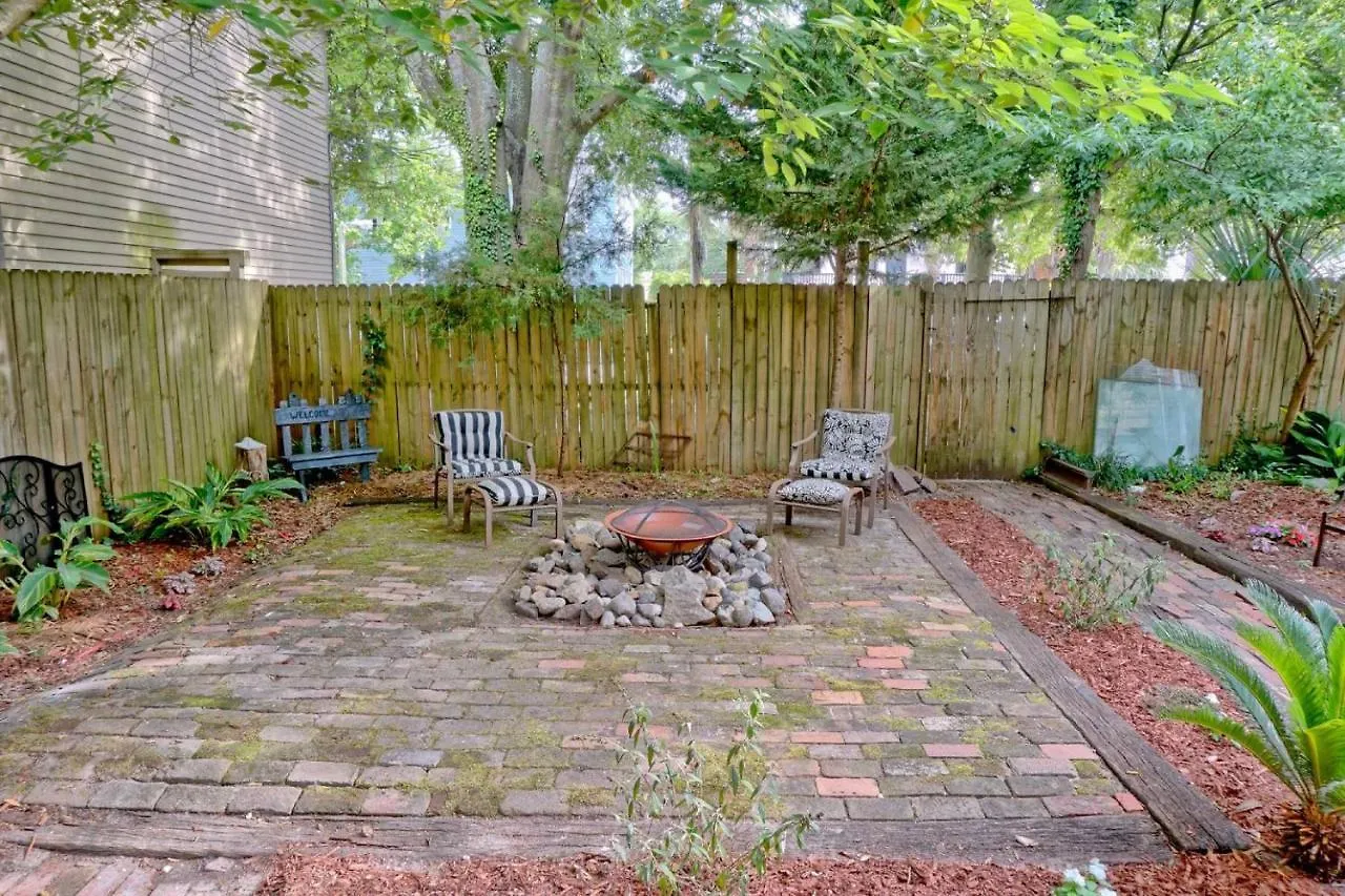 Alojamento de Acomodação e Pequeno-almoço Beautiful 6 Bed, 5 Bath Historic Savannah Home Estados Unidos da América