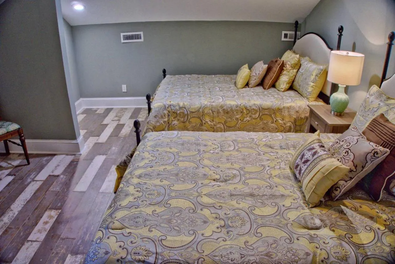 Beautiful 6 Bed, 5 Bath Historic Savannah Home Alojamento de Acomodação e Pequeno-almoço